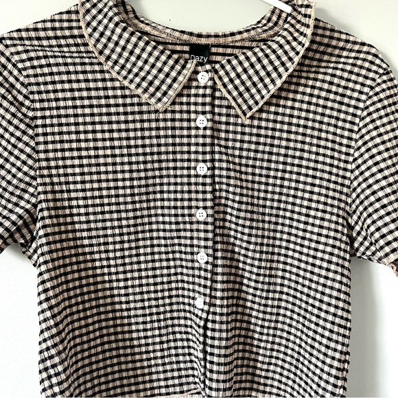 tan & black plaid gingham polo collar front button cropped top - Picture 9 of 11